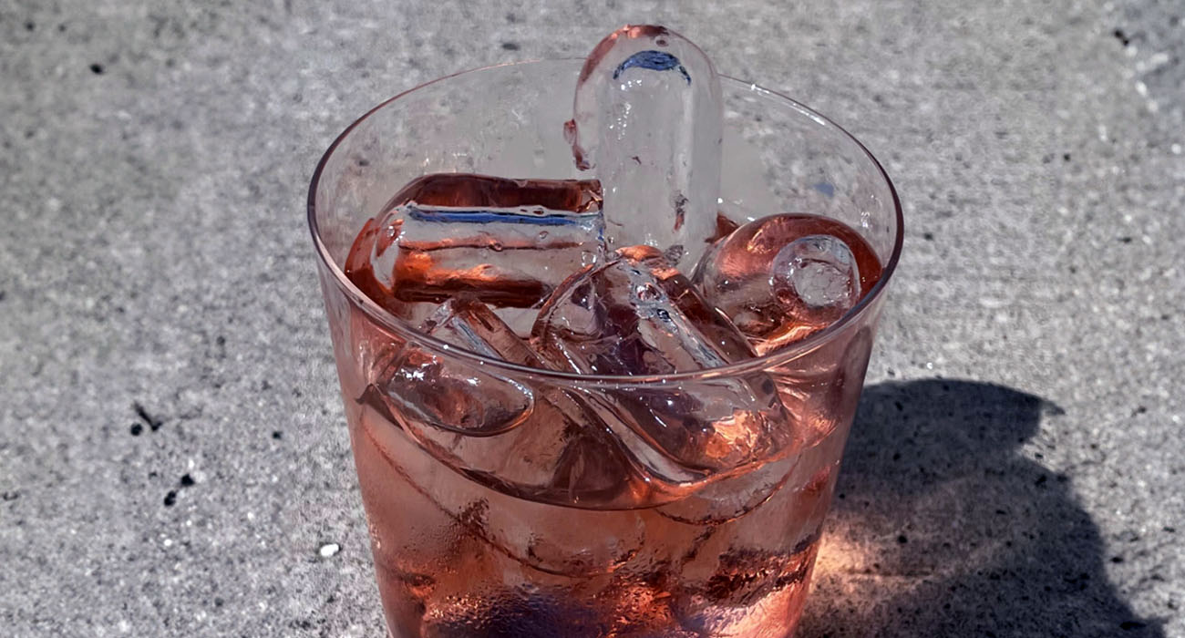 Formschöne Hohleiskegel „EISKÖNIGIN“