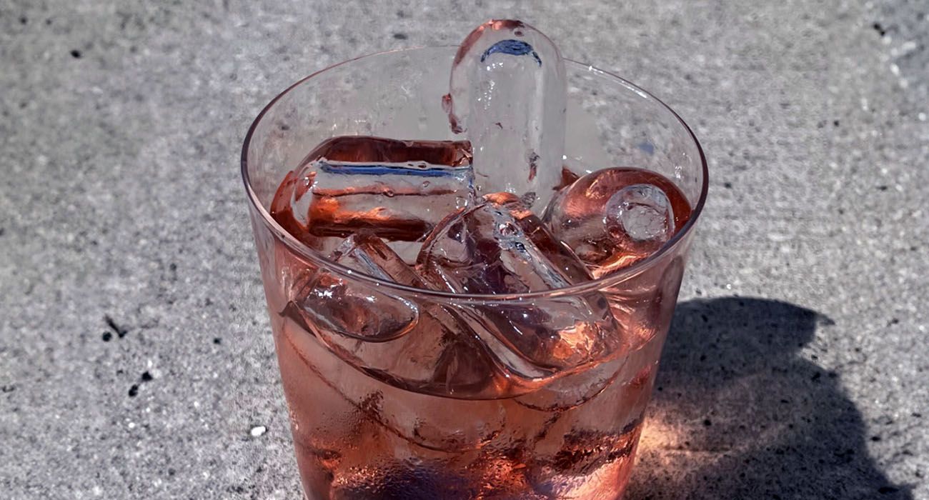 Formschöne Hohleiskegel „EISKÖNIGIN“